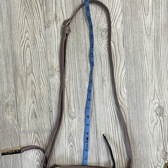 Massini Tan and Gold Crossbody Bag with Structured Design - Picture 11 of 12